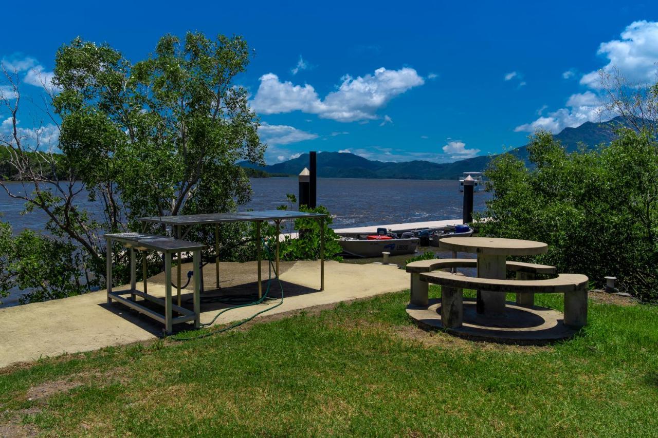Lucinda Fishing Lodge Extérieur photo
